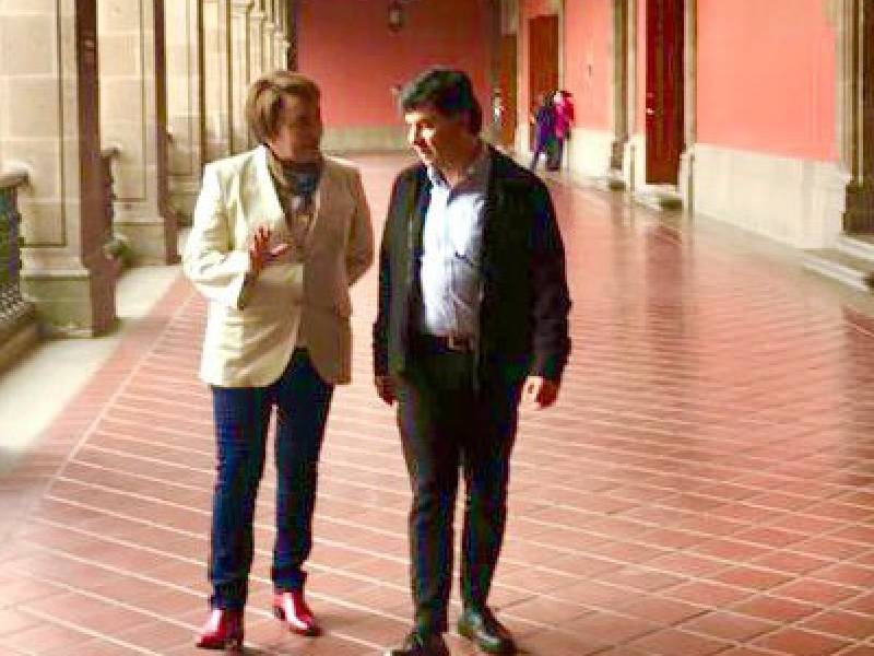 Fructífero encuentro de Laura Beristain con Jesús Ramírez Cuevas