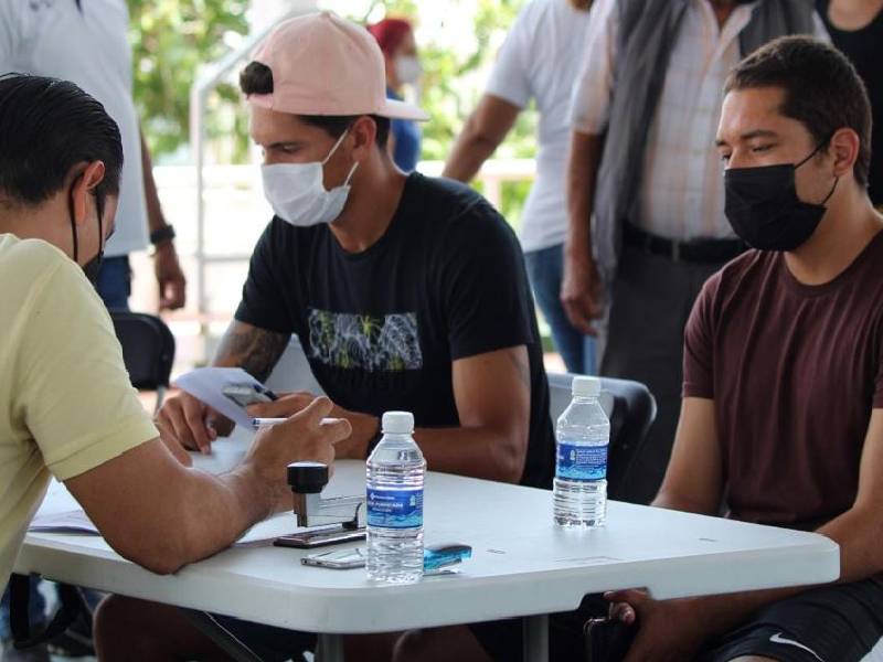 Jugadores del Cancún FC acuden a vacunarse contra la covid-19