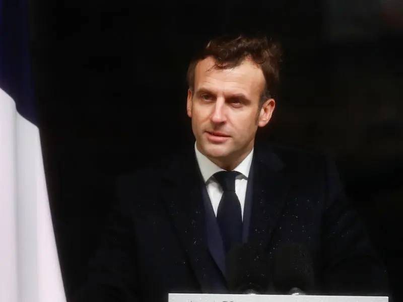 Macron y al menos 15 ministros, víctimas de Pegasus