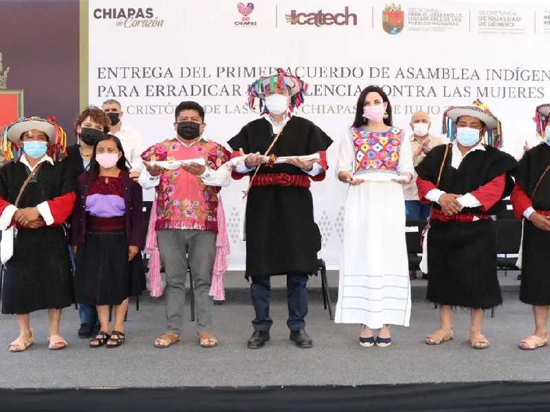 Rutilio Escandón llama a indígenas a defender a niñas y mujeres