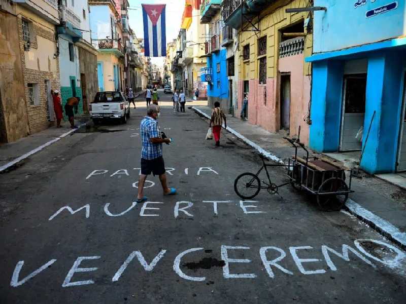 Cuba conmemora 68 años de Revolución...achacosa