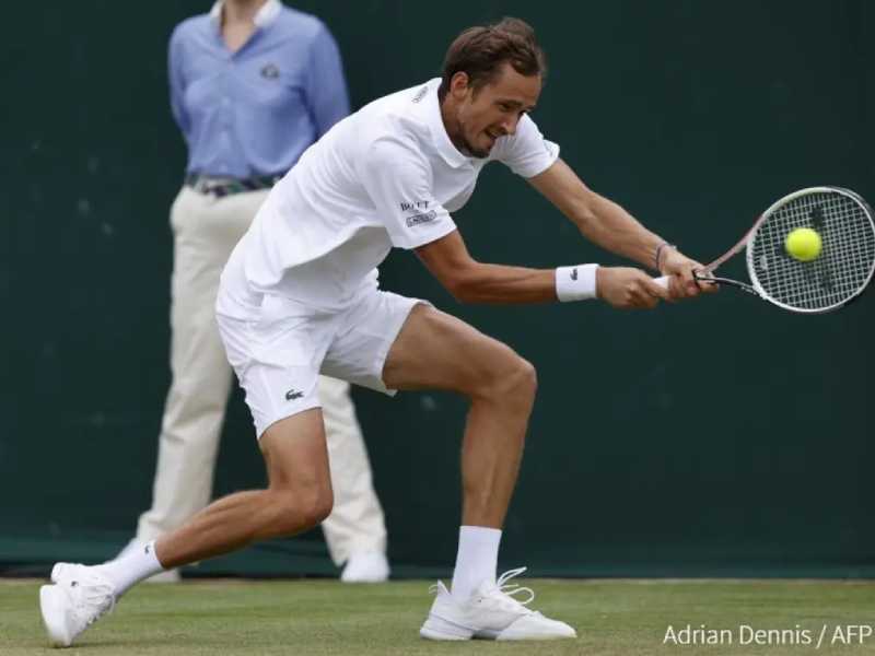Medvedev cae en octavos de Wimbledon ante Hurkacz
