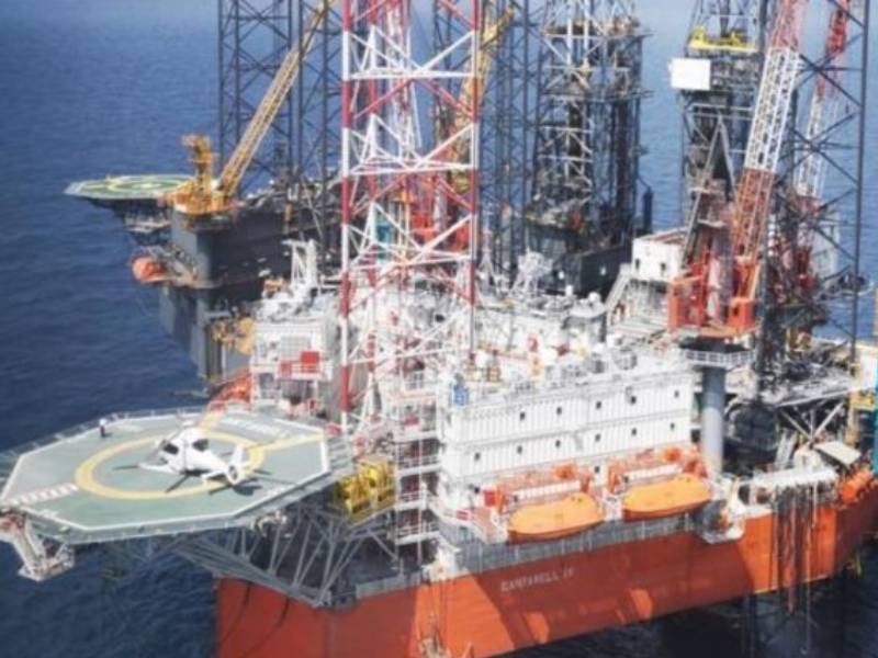 Piratas asaltan plataforma petrolera en Campeche