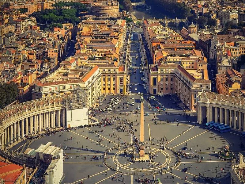 Revelan primer caso de abuso sexual al interior del Vaticano