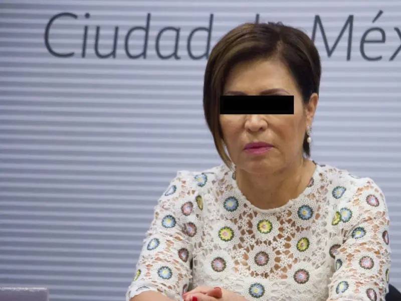 Rosario Robles se queda sin abogado; es acusada de estafa maestra