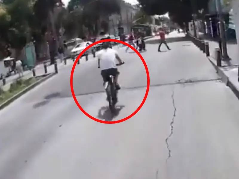VIDEO- Exhiben a ciclista gandalla en contra de peatones