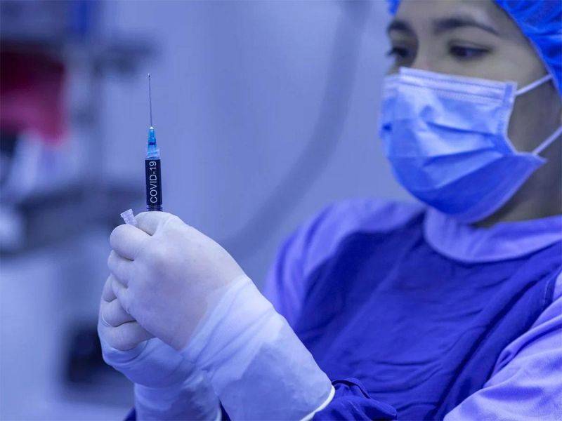 Detectan 'partícula metálica' en vacuna de Moderna