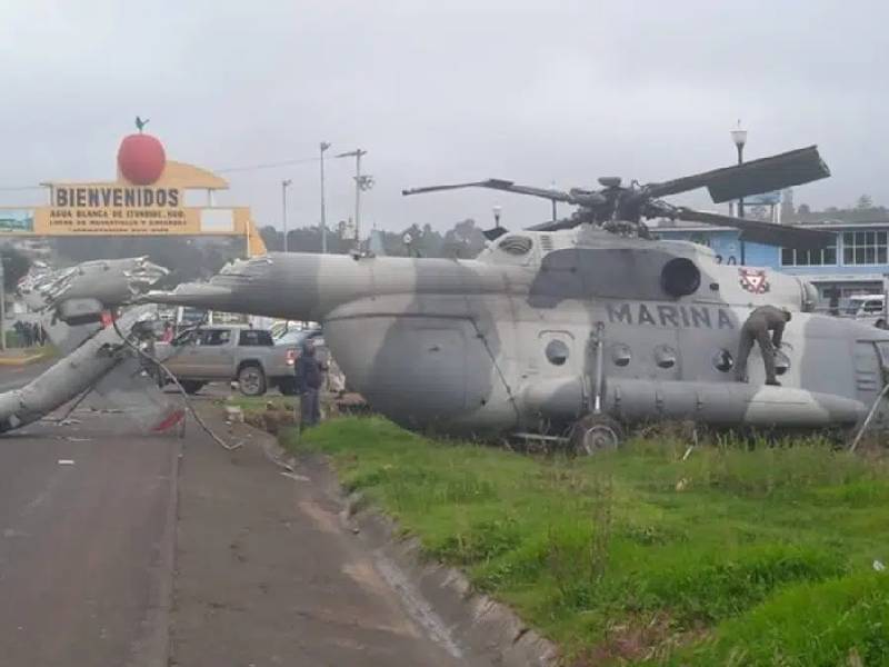 Reportan caída de helicóptero de la marina en agua blanca, Hidalgo