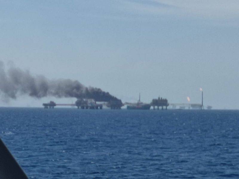 Se incendia plataforma marina de Pemex en Campeche