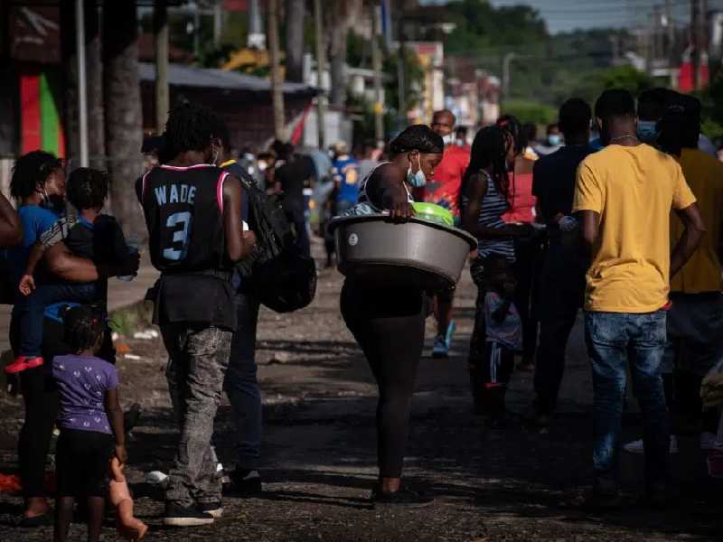 Por tercer día se manifiestan los migrantes haitianos