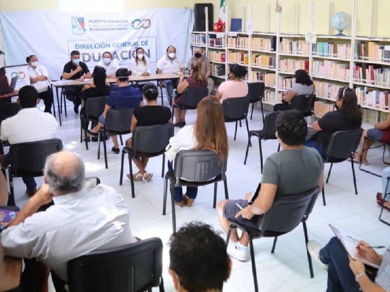 Capacitan a comités de salud de las escuelas de Puerto Morelos para un regreso seguro a clases