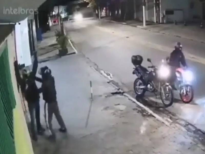 Video. Policía dispara contra presunto delincuente y frustra asalto
