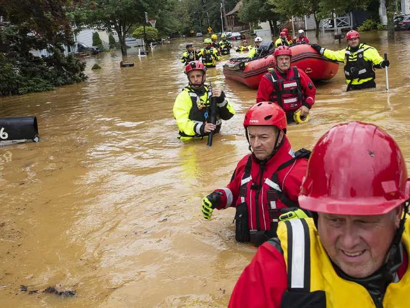 Henri causó daño el fin de semana en la costa de EU