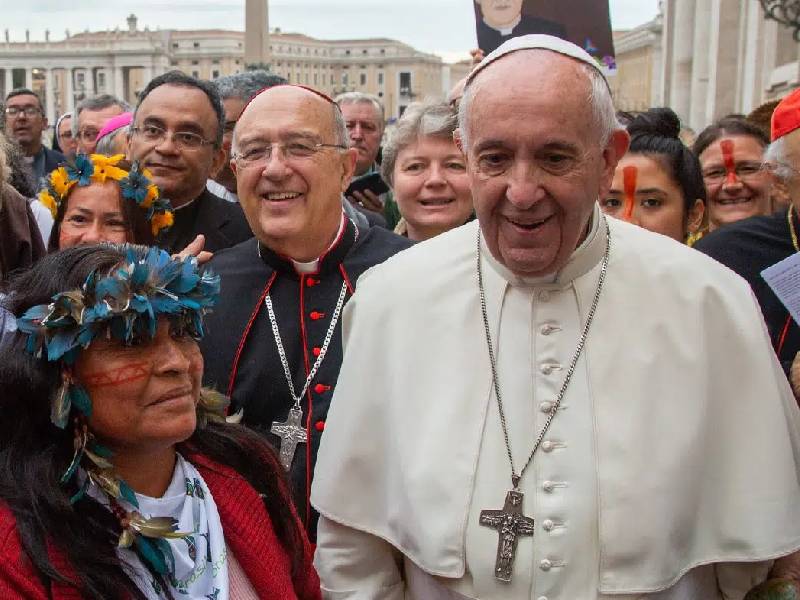 Papa Francisco llama a mantener la ayuda a los Afganos