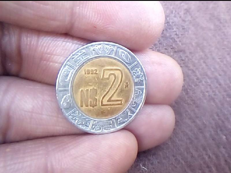 Una moneda de 2 pesos se vende en 500 pesos en mercado libre