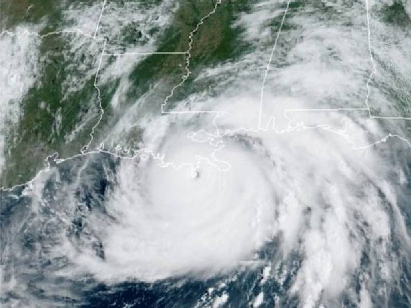 El huracán Ida toca tierra en el sur de Estados Unidos