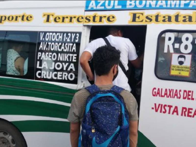 Transportes públicos de Cancún no respeta el limite de pasajeros