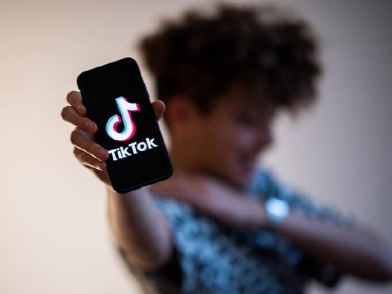 El algoritmo de TikTok facilita contenido sexual y de drogas a menores de edad