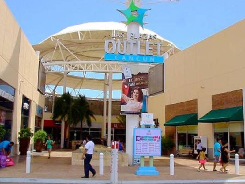 plazas comerciales