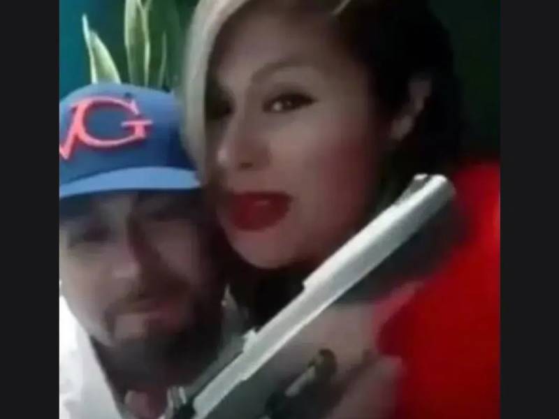 Video. Influencer se disculpa por pistola junto con diputada de Jalisco, ÔÇ£no es realÔÇØ