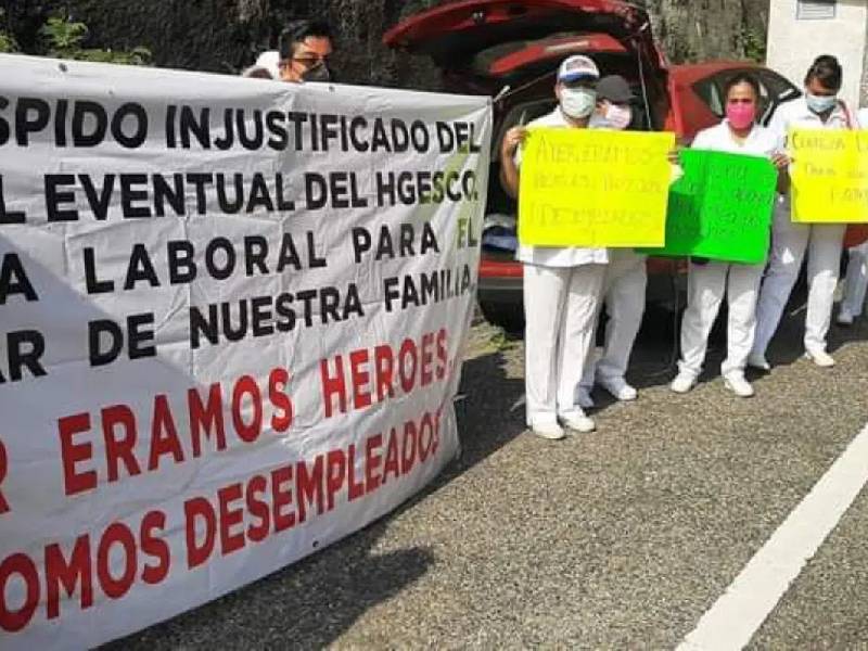AMLO promete revisar despidos injustificados de Oaxaca a trabajadores de salud