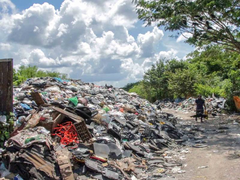 Buscan solución a problema de basura en Holbox