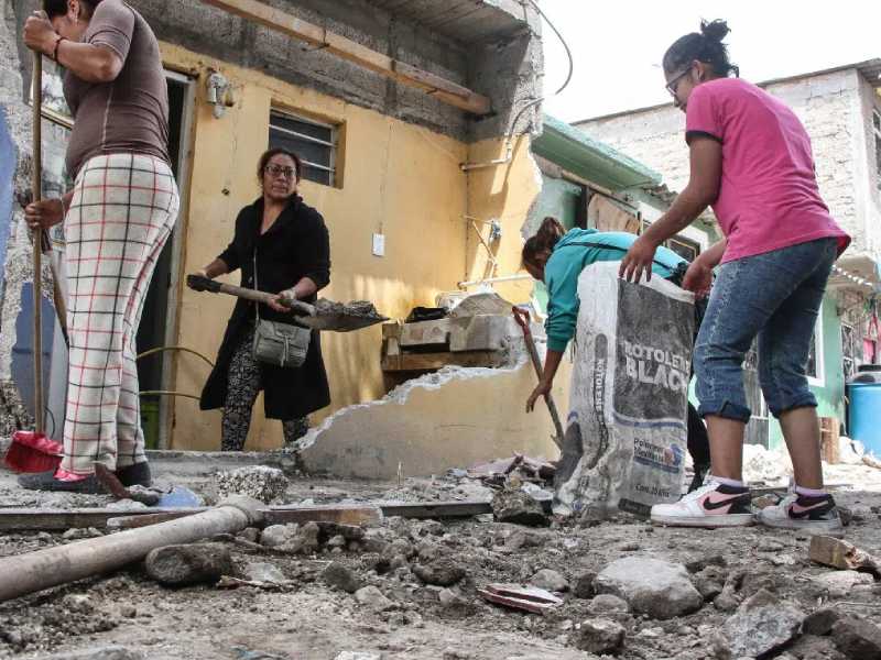 Descarrila dos vagones del tren; dañan 10 casas en Ecatepec