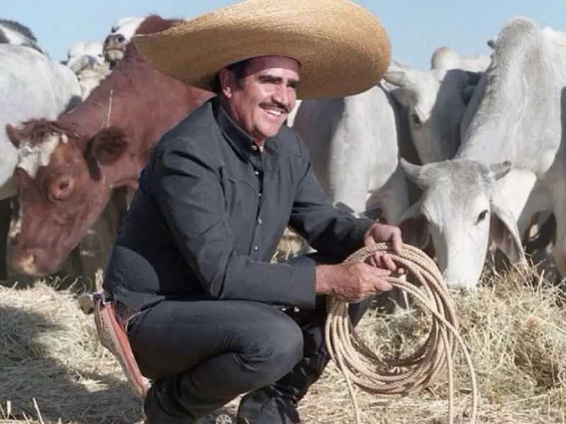 ¿Qué actor personificará a Vicente Fernández en su bioserie en Netflix?