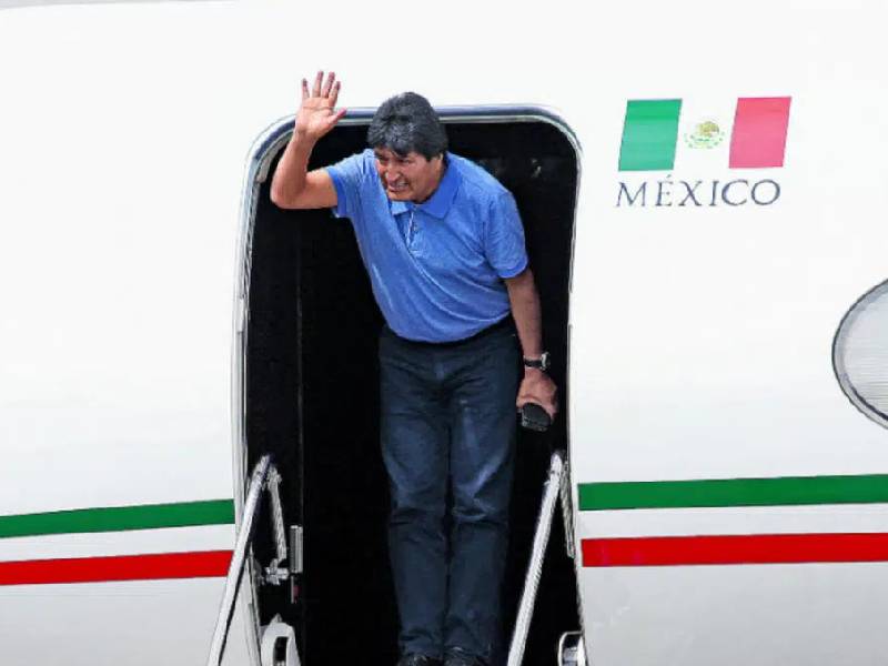 Revela AMLO que avión mexicano que rescató a Evo Morales fue atacado en Bolivia