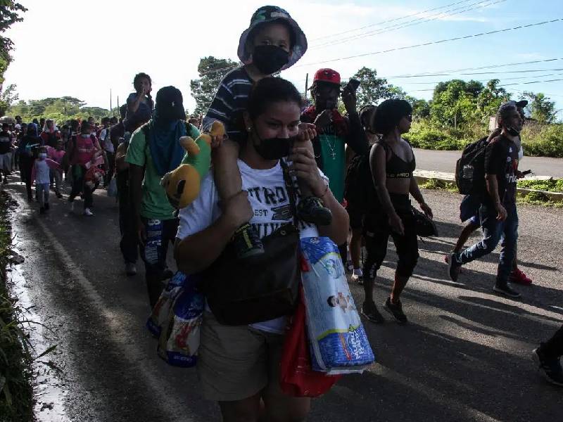 Pese a operativos, parte nueva caravana migrante de Chiapas rumbo a EU