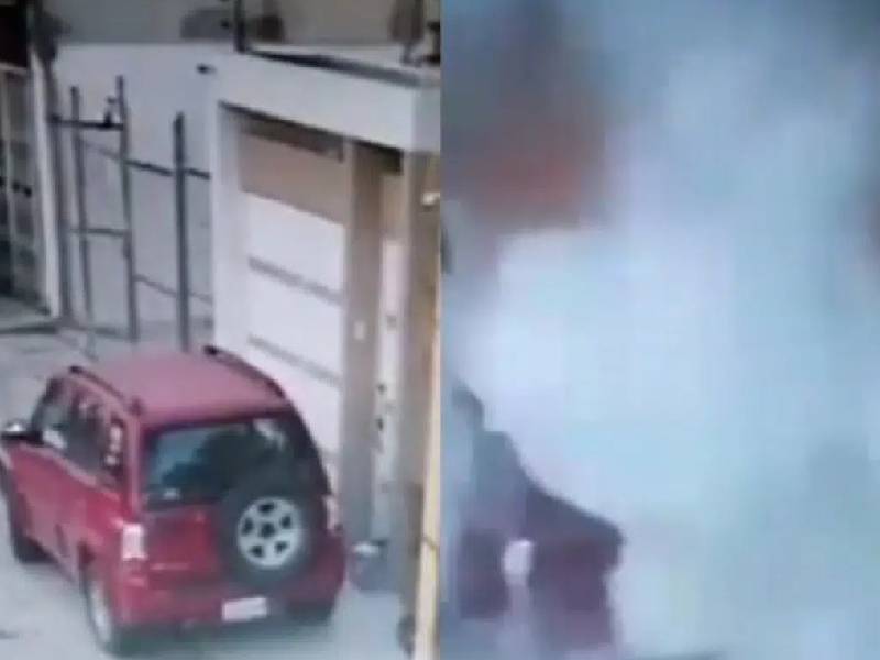 VIDEO: Explota otra bomba, está vez afuera de una vivienda en Puebla