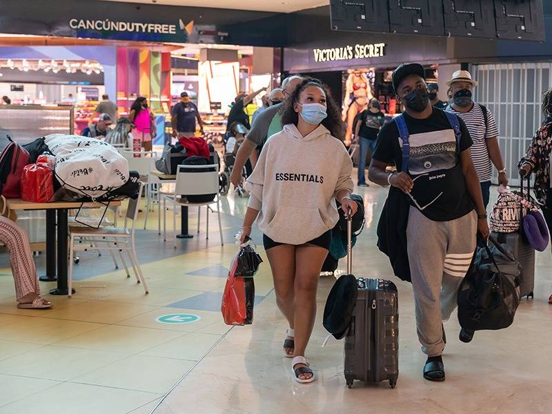 El aeropuerto de Cancún mantiene operaciones cercanas a las 400 operaciones al día