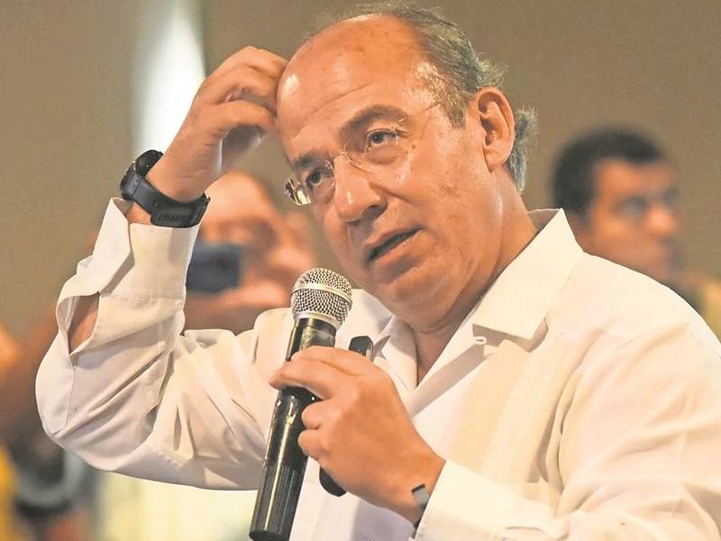 Felipe Calderón pide cambiar la "extraviada" dirigencia del PAN; tras encuentro con Vox