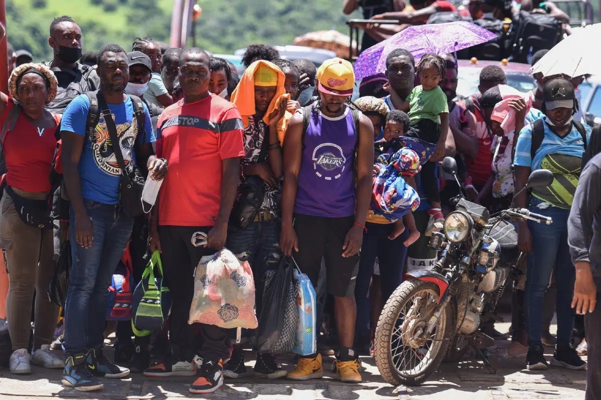 El INM identificó a mil 957 migrantes con estancia irregular en México