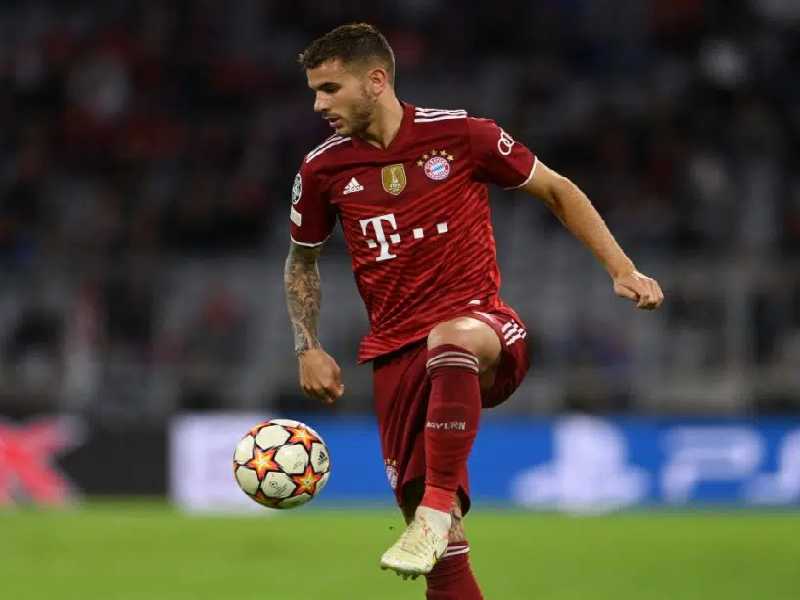 Condenan a Lucas Hernández, defensa del Bayern, por violar restricción