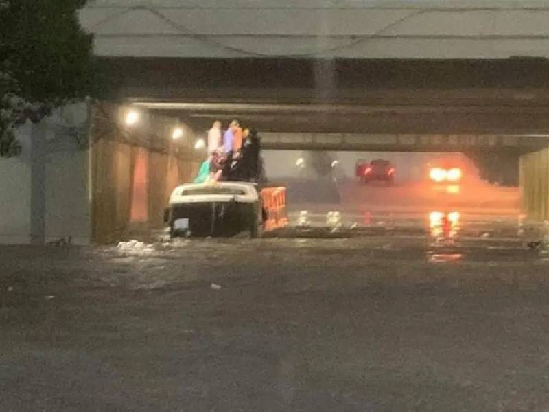 Video. Fuerte lluvia provoca inundaciones en la ciudad de Querétaro