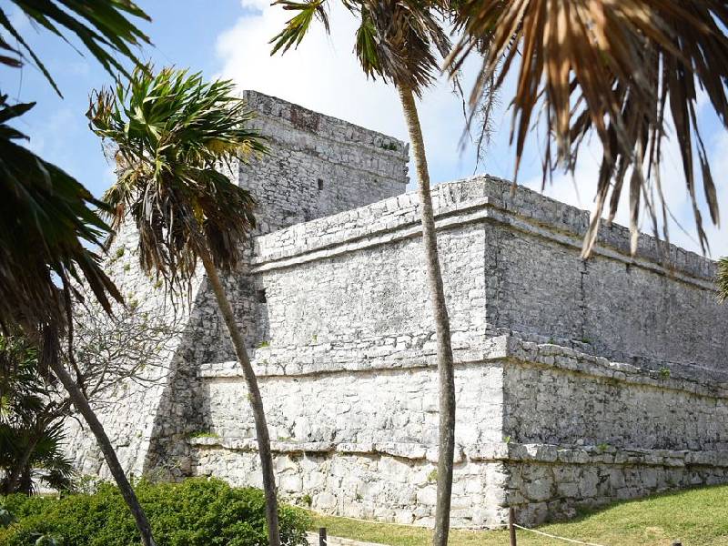 Ruinas de Tulum y Cobá afianzan turismo en Quintana Roo