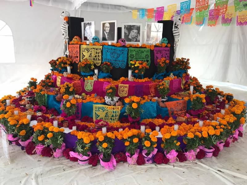 Ofrenda de Día de Muertos: altares, decoración y gastronomía