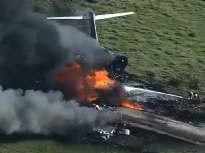 Video. Avión queda envuelto en llamas; sobreviven los pasajeros