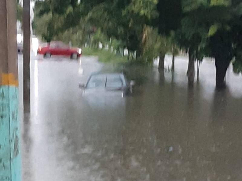 Ya son más de 48 horas de lluvias en Chetumal, donde ya se reportan afectaciones.