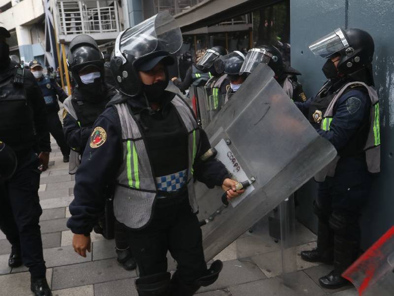 Video: Captan agresión de presuntos elementos de la FGJCDMX