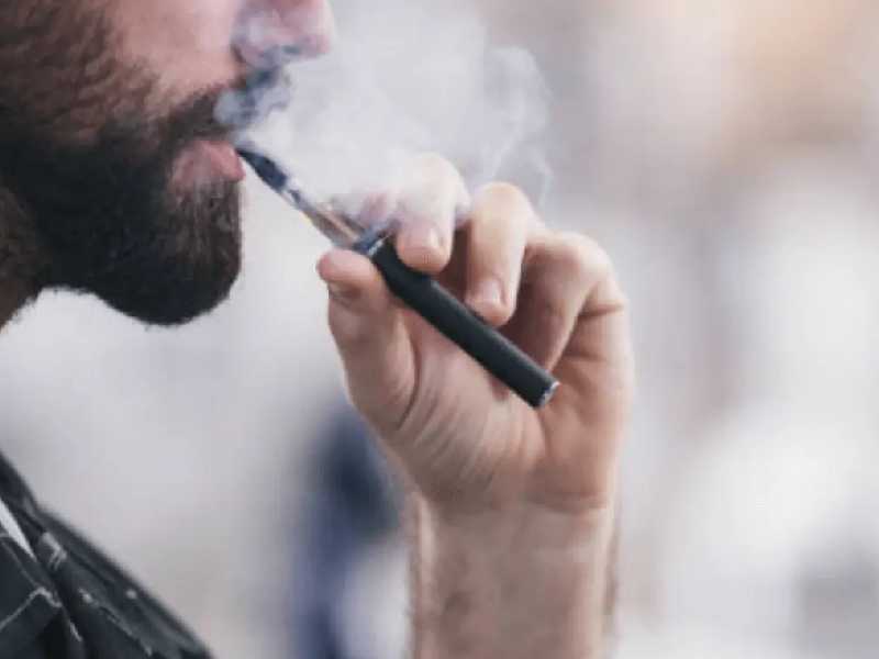 Regular cigarrillos electrónicos atenta contra la salud: López-Gatell