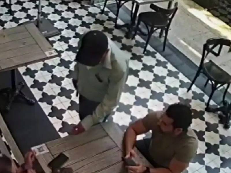 Video: ¡10 segundos!; captan asalto exprés en restaurante de Polanco