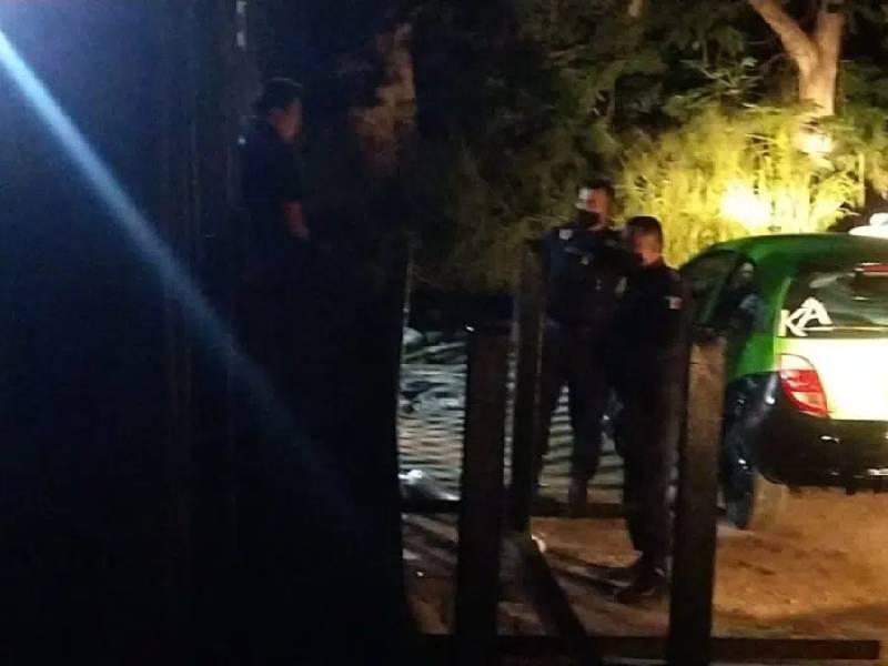 Roban arma a policía mientras cenaba tacos en Quintana Roo
