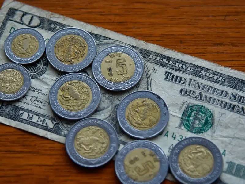 Tipo de cambio sube 0.36% a 20.2706 pesos por dólar