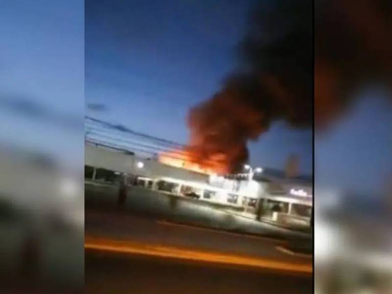 VIDEOS: Incendio deja 18 autobuses calcinados en Ciudad Valles, SLP