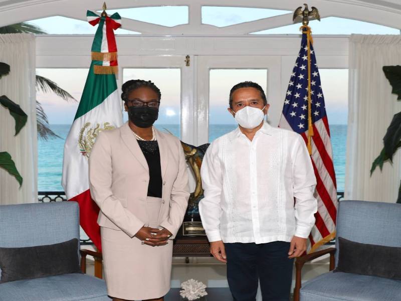 El gobernador Carlos Joaquín se reunió con la cónsul general de los Estados Unidos Dorothy Ngutter