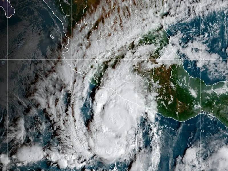 Rick: Ciclón tropical podría intensificarse a categoría 2