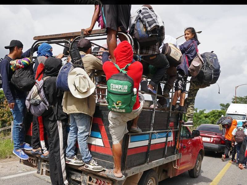 Abandonan la caravana mil 479 migrantes, INM