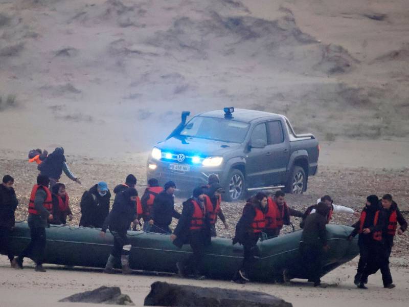 Al menos 27 migrantes mueren en un naufragio en el norte de Francia